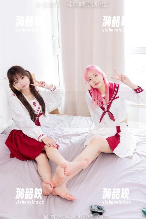 BoBoSocks袜啵啵 - 谁说平底鞋不能惊艳？奶油在线美图里全都打破了我的认知！