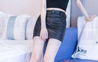 BoBoSocks袜啵啵 – 小甜豆的校服裤里丝：在线资源里的偷偷摸摸