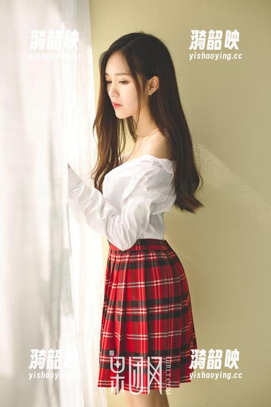 GIRLT果团网 - 松果儿的免费写真：剧情魔法，快来看看谁被迷住了！