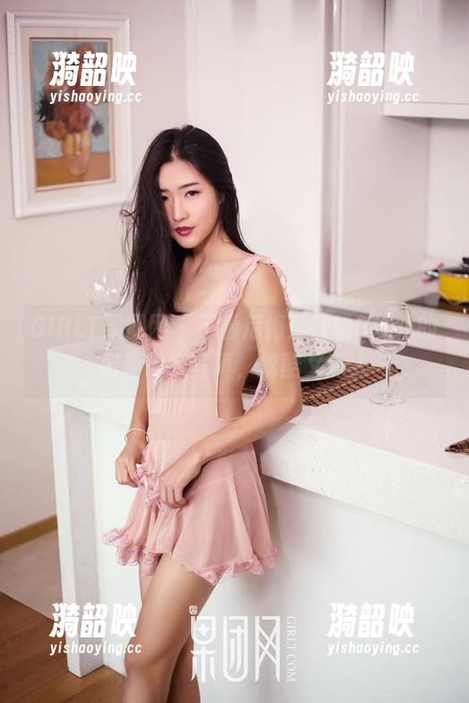 GIRLT果团网 - 不看后悔！蜜桃Q妹儿的最新内衣写真，炫酷又迷人