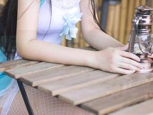 GIRLT果团网 – 通灵儿的美足，是高清图库中的一天然风景！