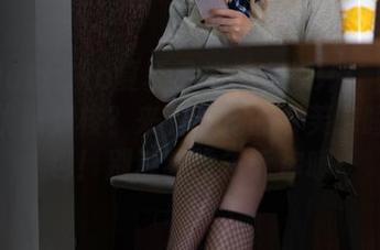 想看Natsuko夏夏子如何在崩坏：星穹铁道中优雅穿梭？来看看她的卡芙卡睡衣图包！别说我没告诉你哦