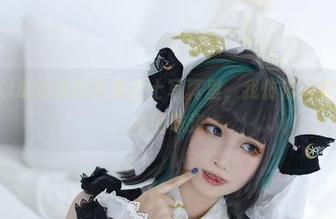 从PAKI草莓酱的高清护士写真里，我仿佛闻到了消毒水的味道