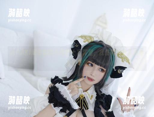 从PAKI草莓酱的高清护士写真里，我仿佛闻到了消毒水的味道