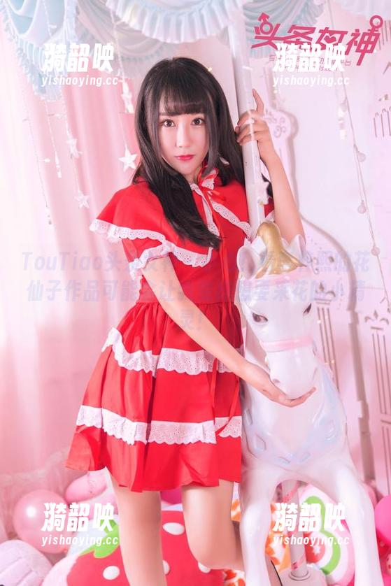TouTiao头条女神 - 小心！看李梓熙的花仙子作品可能会让我变成想要采花的小精灵！