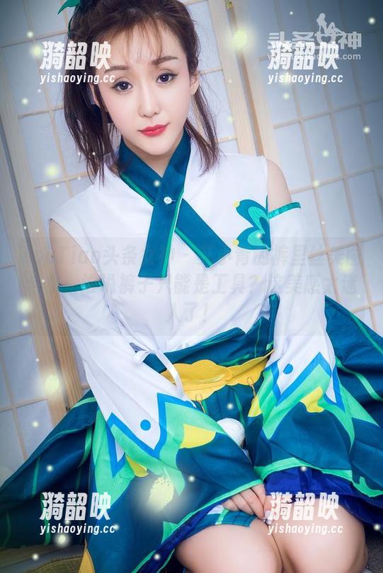 TouTiao头条女神 - 艾小青的裤里丝美图合集：谁说裤子只能是工具？这美感太迷人了！