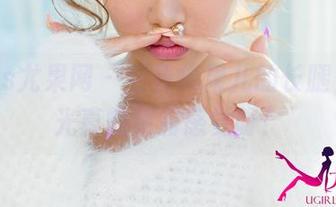 UGirls尤果网 – 看看松果儿的长腿，无圣光真的更有感觉呀！