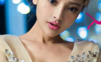 UGirls尤果网 – 吸睛又迷人，欣杨Kitty的吊带私房图包刷新你的视觉体验