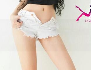 UGirls尤果网 – 让人心动的瞬间：白熙萌的套装福利，作品让人陶醉！