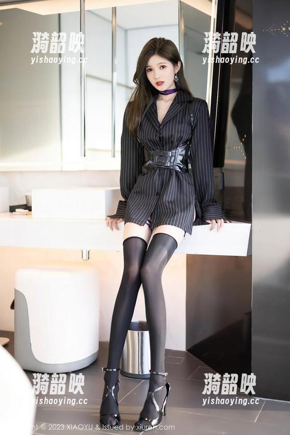 XIAOYU语画界 - 程程程的私房作品，肉丝美腿背后的故事完全不一样！