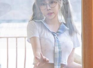 XINGYAN星颜社 – 观看李若汐的圣诞写真，心情就像喝了热巧克力，甜得浮云！