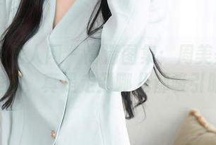 Xiuren秀人网 – 高清图集：周美美alicia的美足，真是走到哪儿都吸引眼球！