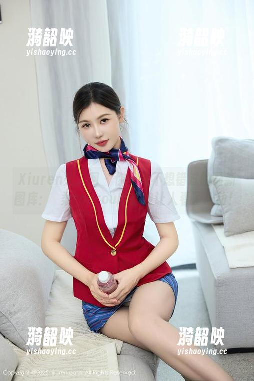 Xiuren秀人网 - 你绝对不想错过的最新图库：媃柔rourou的旗袍让人看了心动！