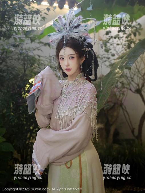 Xiuren秀人网 - 随便翻翻杨玉奴的瑜伽壁纸合集：居然还有这种神奇的体态