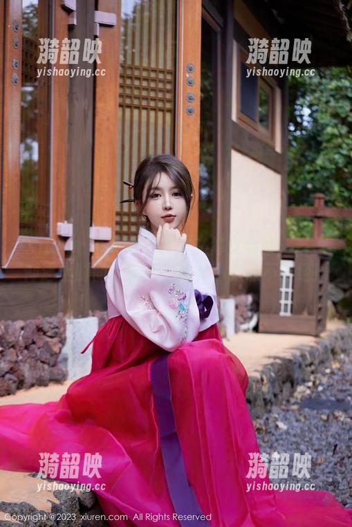 Xiuren秀人网 - 林文文修女合集：当信仰遇上时尚，这个‘修女’有点不正经！