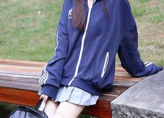 Xiuren秀人网 – 看艾小青的制服原图简直是在心里开party，图包里还有什么惊喜？