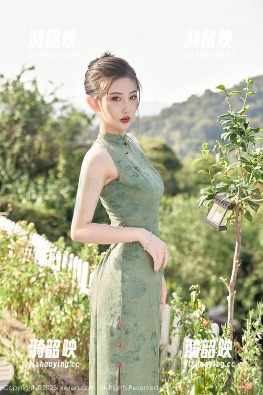 Xiuren秀人网-趁热拿铁latte Xiuren秀人网 - 趁热拿铁latte空姐图集上线,全套让你想飞一飞!