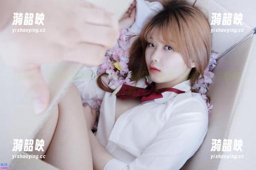 Zia(지아)与泳池的亲密接触：潜水图片合集，感觉到水波的涟漪了吗？
