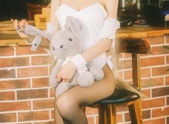 aqua水淼带来的福利作品，胜利の女神NIKKESSRミハ拉，好像有什么不寻常的感觉？
