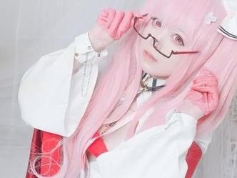 asagiriai(爱ちゃん)最新女仆写真，分享一下她的“工作”日常，这活儿看起来挺不错的？