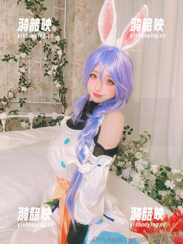下载这张rinka冲田凛花的阿比盖尔·威廉姆斯泳装美图，保证让你的手机瞬间夏天起来！