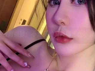 微密圈 – 热烈而微妙：不爱笑的赛琳的夏天写真套图全解析