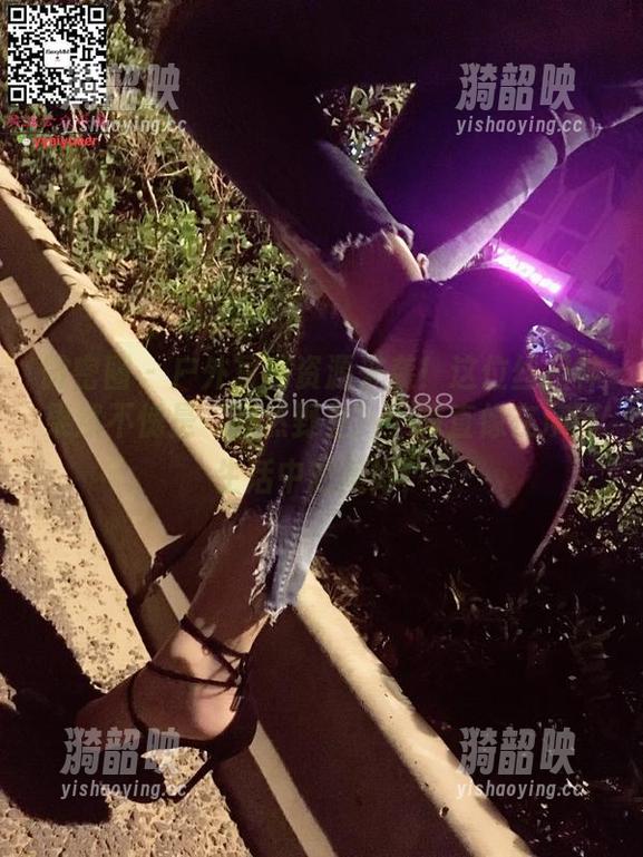 丝月神 微密圈 - 户外写真资源来袭!这位丝月神果然不愧是‘自然野生’,简直像在演绎生活中的美好!