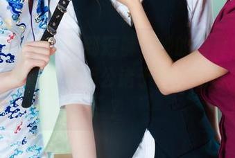 丽柜 – 当文欣遇到短裤，她的写真揭秘了什么？图册将真相公诸于世，准备好了吗？