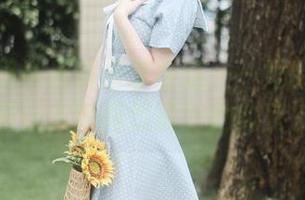 依依超级懒居家乐享生活——她的写真作品集让人瞬间想成为她的室友！