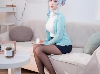 凉凉子姐姐真是个小妖精，看看她的高清图册，我的心跳都加速了！