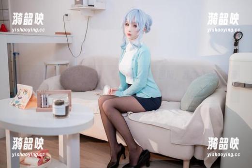 凉凉子姐姐真是个小妖精，看看她的高清图册，我的心跳都加速了！