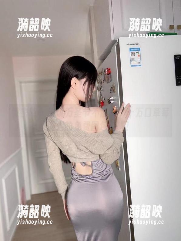 十万口草莓粥粥 微密圈 - 谁说万圣节不能甜?十万口草莓粥粥的免费图包来啦!