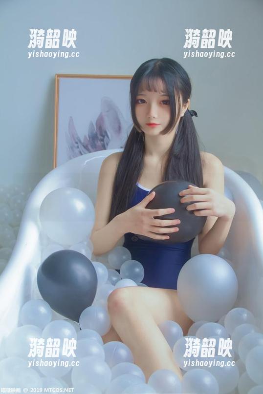 喵糖映画 - 半半子的纯白幻想：一组写真套图带你穿越云端！