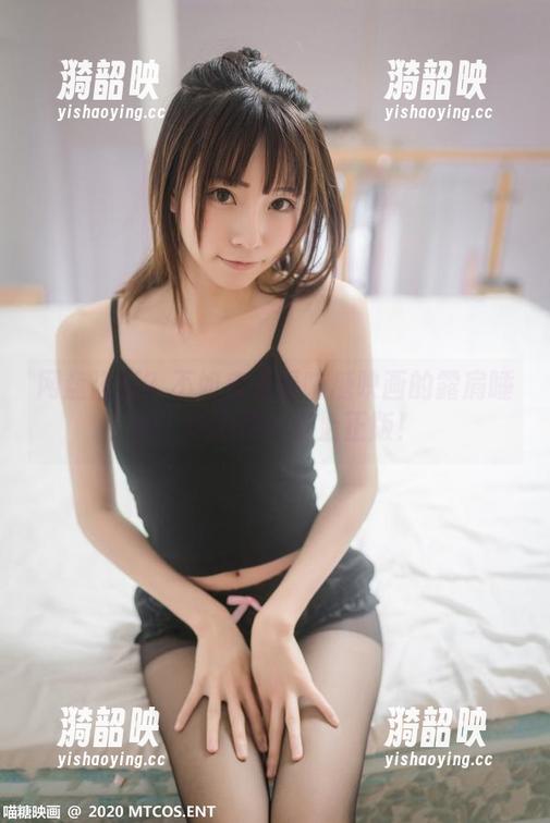 网盘盗版？不如来看看喵糖映画的露肩睡裙，保证你会爱上正版！