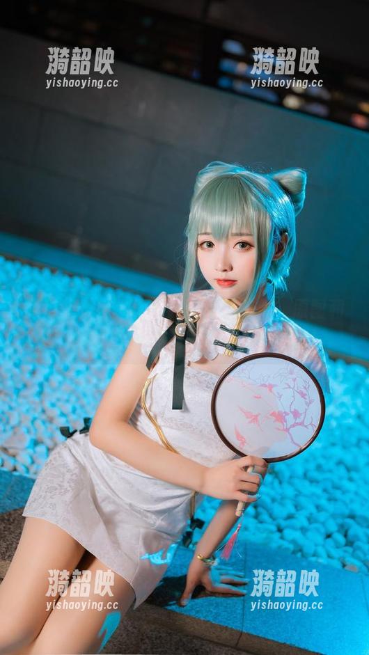 我也想穿上大大卷卷小卷的校服，原图和图册里的感觉，简直青春气息爆棚！