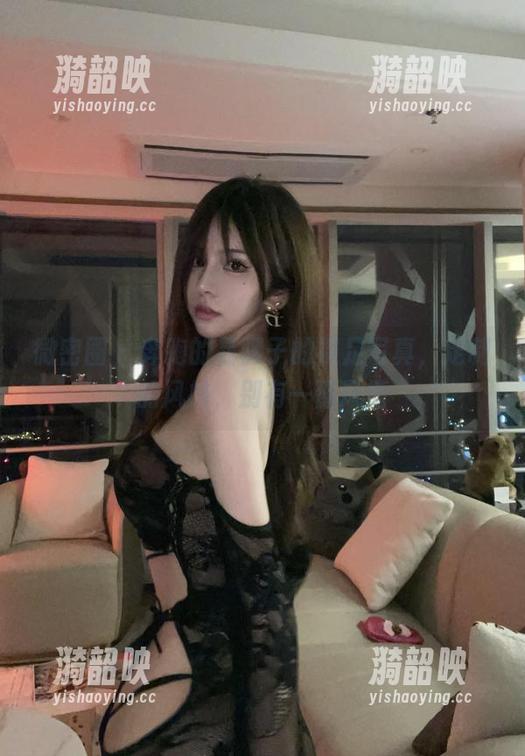微密圈 - 奔跑的晶骡子的裸足写真，定制的风格，别有一番风情
