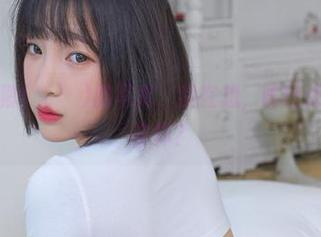 盯着姜仁卿(강인경)的写真，我在想，嘴巴还能玩出啥花样？