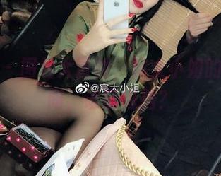 微密圈 – 图包大冒险，宸大小姐的黑白瞬间，谁能抵挡？
