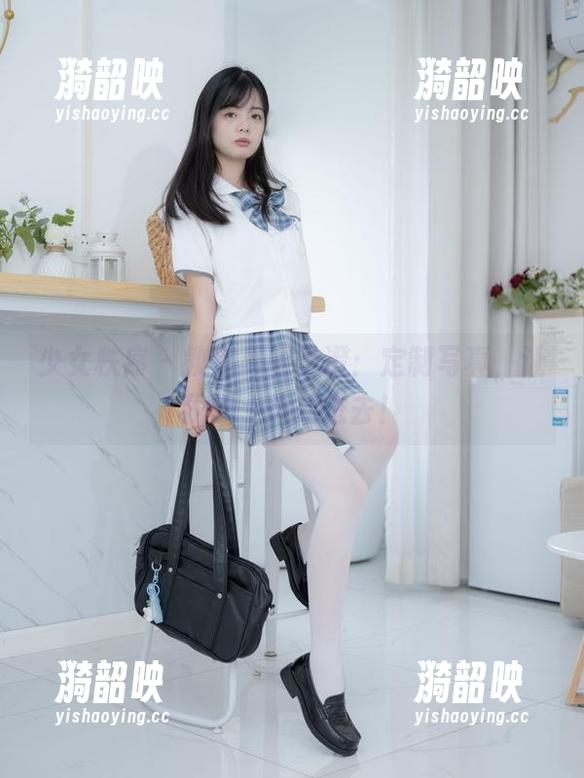 少女秩序 - 教室里的千澄：定制写真，让我想一头扎进去！