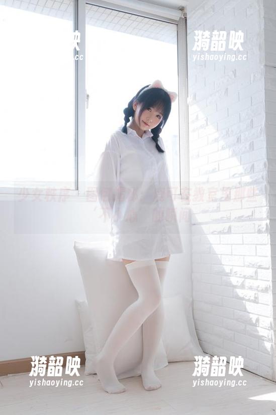少女秩序 - 图包揭秘：鹿可在教室里那些‘不小心’的瞬间