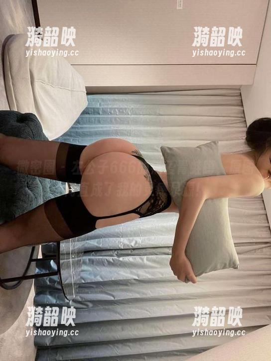 微密圈 - 左公子666的热爱青蛙蹲，原图简直成了我的灵感泉源！