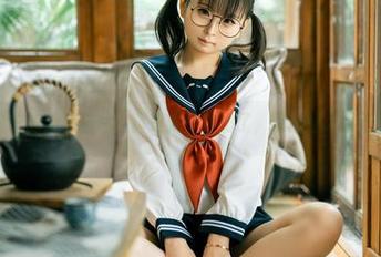 幼水铃衣的美足图片，真是太有魅力了，简直让人目不转睛！