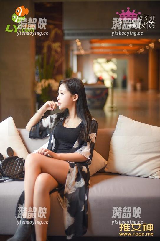 推女神 - 高清丝袜写真，看战姝羽Zina如何把日常变成艺术的魔法！