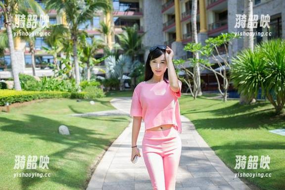 推女郎 - 泳池里的土豆姐，最新资源更加有趣的瞬间！