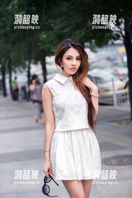 推女郎 - 看赵惟依的毛衣套图，怎么能把毛衣穿得如此巧妙，真是让我佩服又想试试！