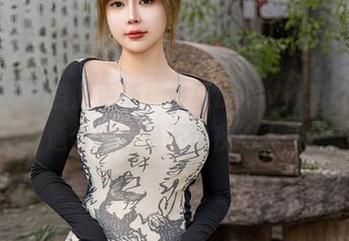 星颜社 – 资源更新：佟蔓baby海边写真，适合那些绝不过夜的人。
