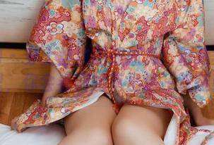 果团网 – 穿上丝袜的酸酱兔：精选写真集里，你会看到的不止是一双腿！