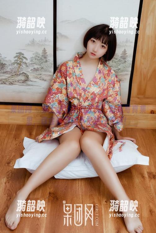 果团网-酸酱兔 果团网 - 穿上丝袜的酸酱兔:精选写真集里,你会看到的不止是一双腿!