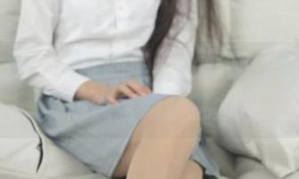 梦丝女神 – 刘佳的笔直丝袜腿，最新图片中居然有如此魅力！