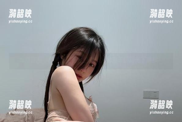 微密圈 - 图片里的裸足魅力：火龙果羊的阳光下散步